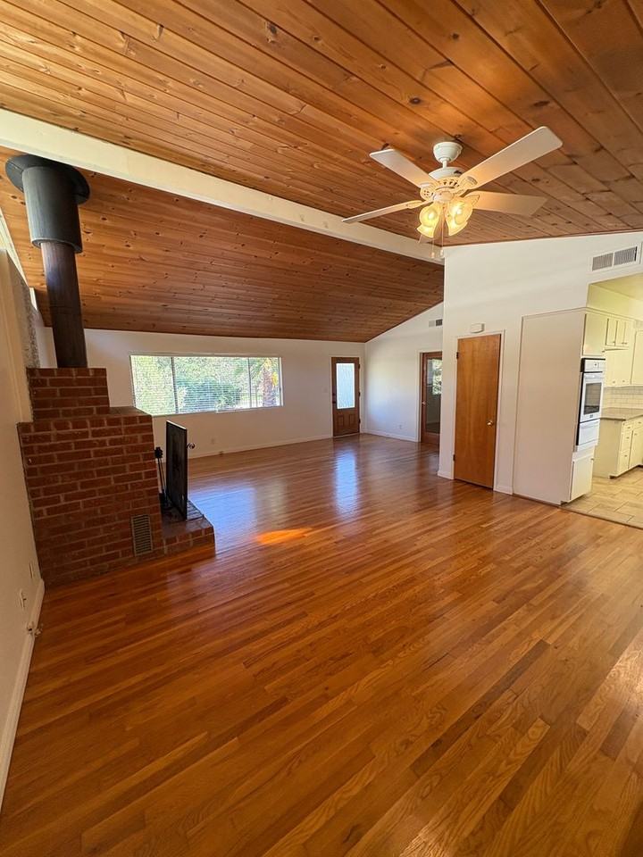 217 Gridley Rd - Photo 4 of 34