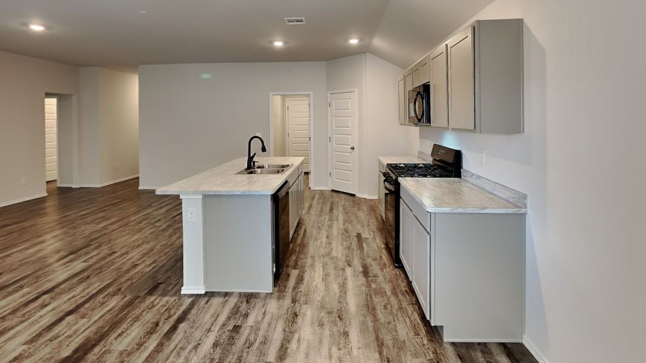 1825 Spanish Cedar Ln - Photo 5 of 21