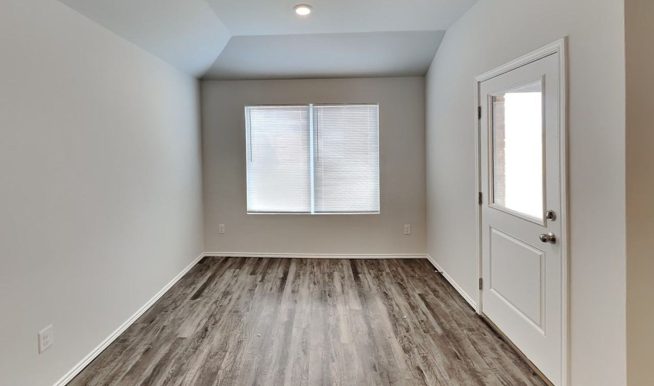 1825 Spanish Cedar Ln - Photo 6 of 21