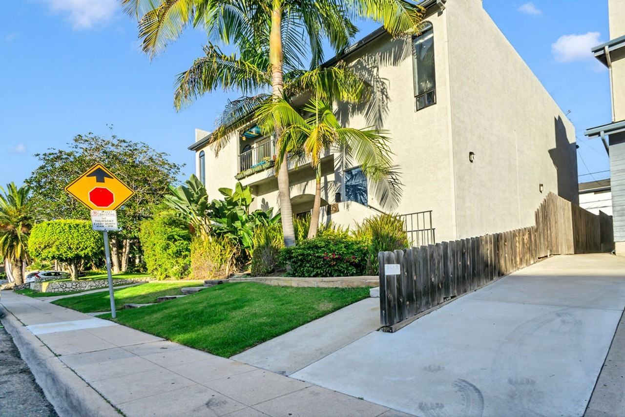 4045 Riviera Dr - Photo 2 of 32