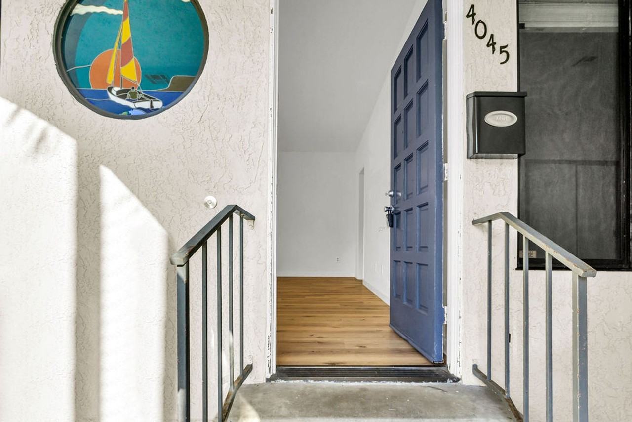 4045 Riviera Dr - Photo 3 of 32