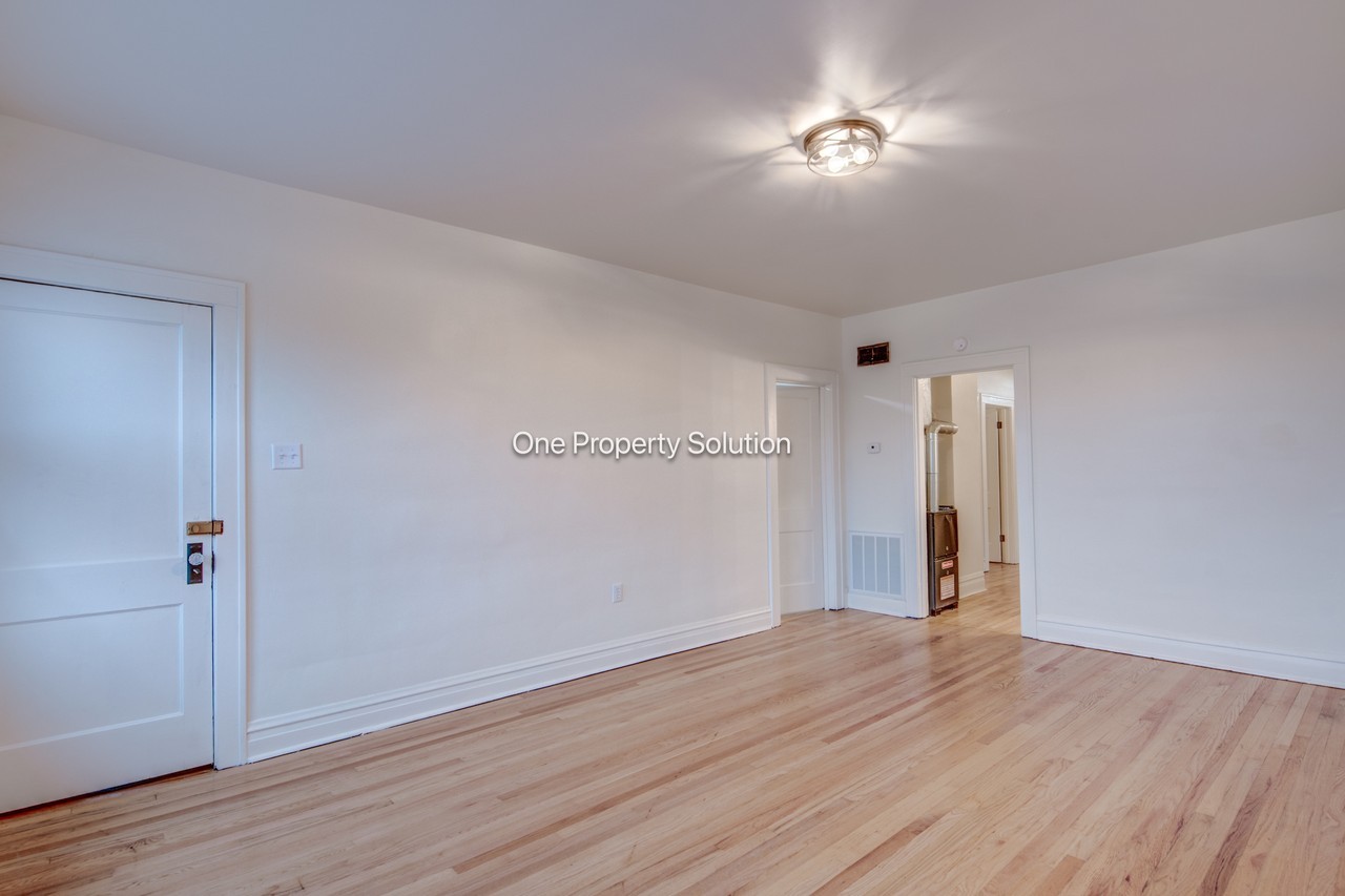 1433 Pennsylvania St #2 - Photo 6 of 17