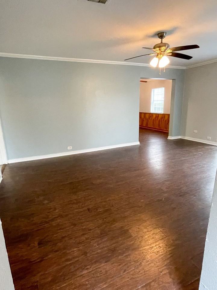 715 10th Ave N - Photo 2 of 12