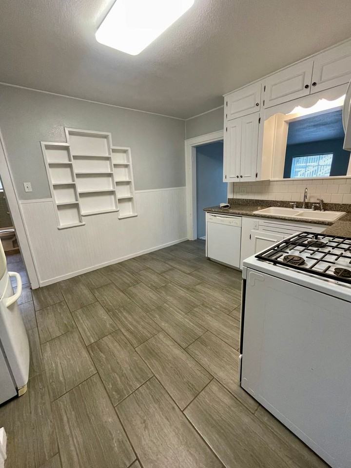 715 10th Ave N - Photo 5 of 12