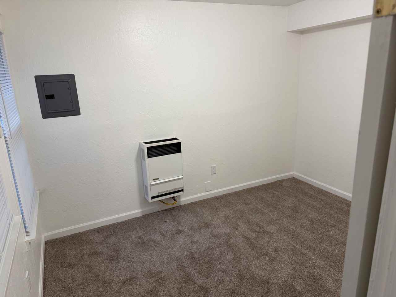 1672 Revere Ave - Photo 6 of 6