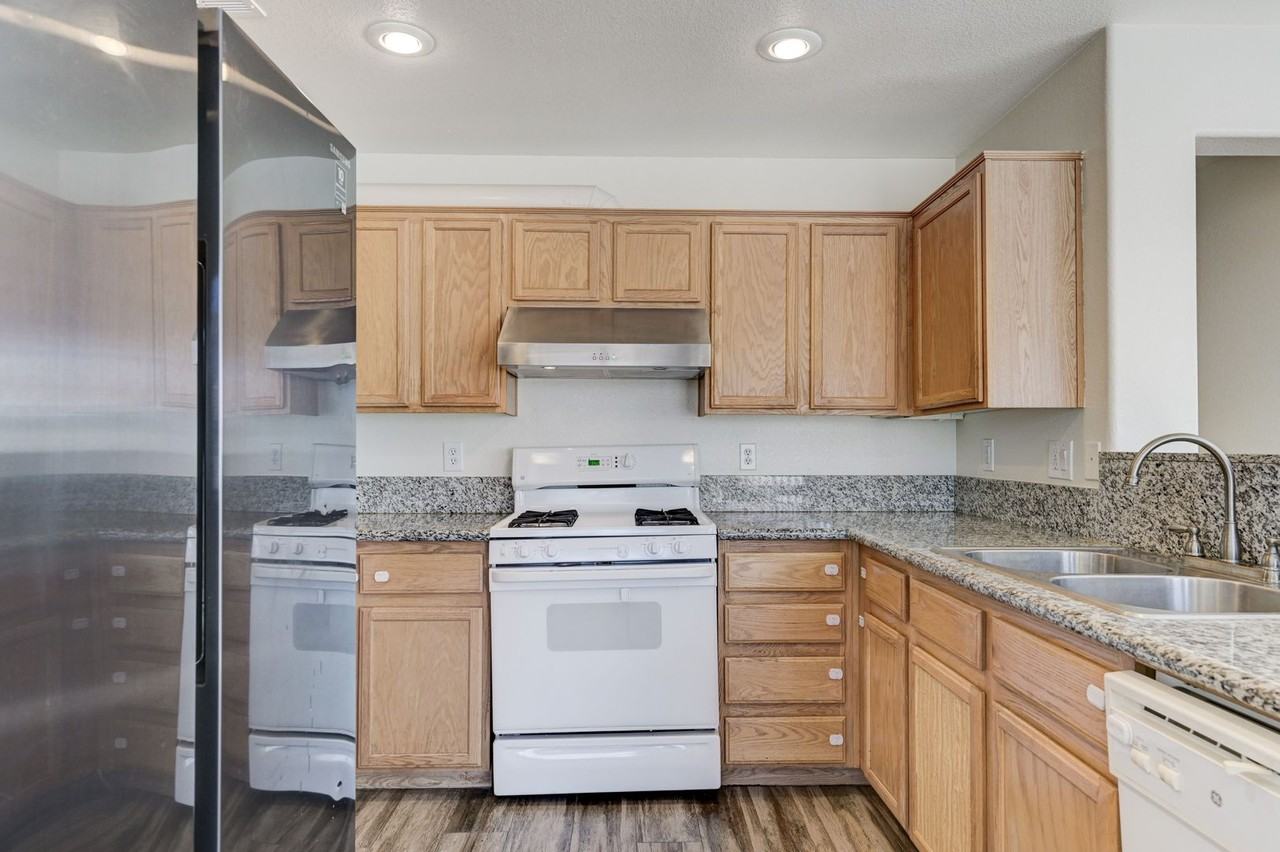 7166 Dravite Ct - Photo 4 of 27