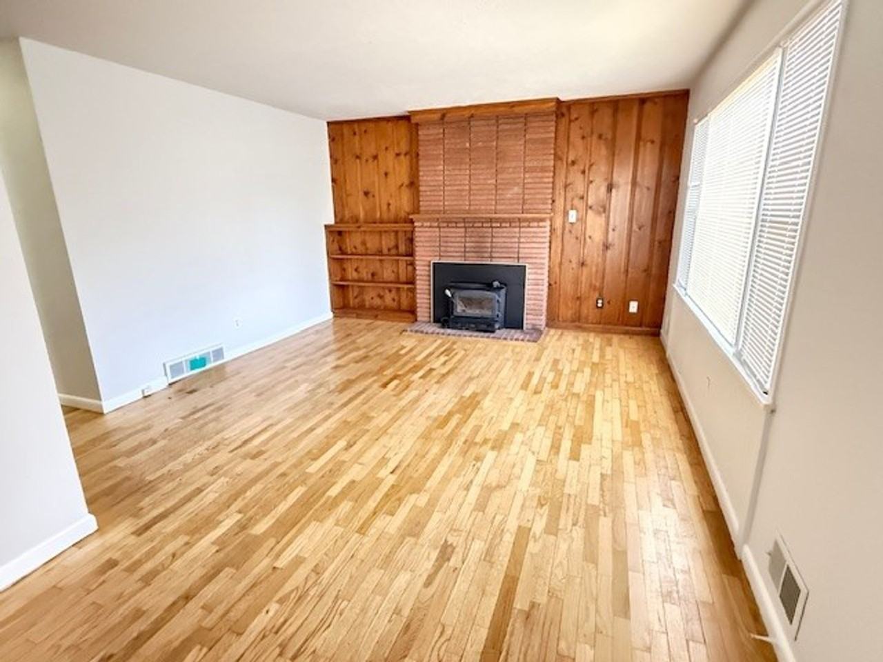 13 El Sereno Dr - Photo 4 of 10