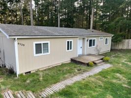 featured image of 4529 Siesta Pl