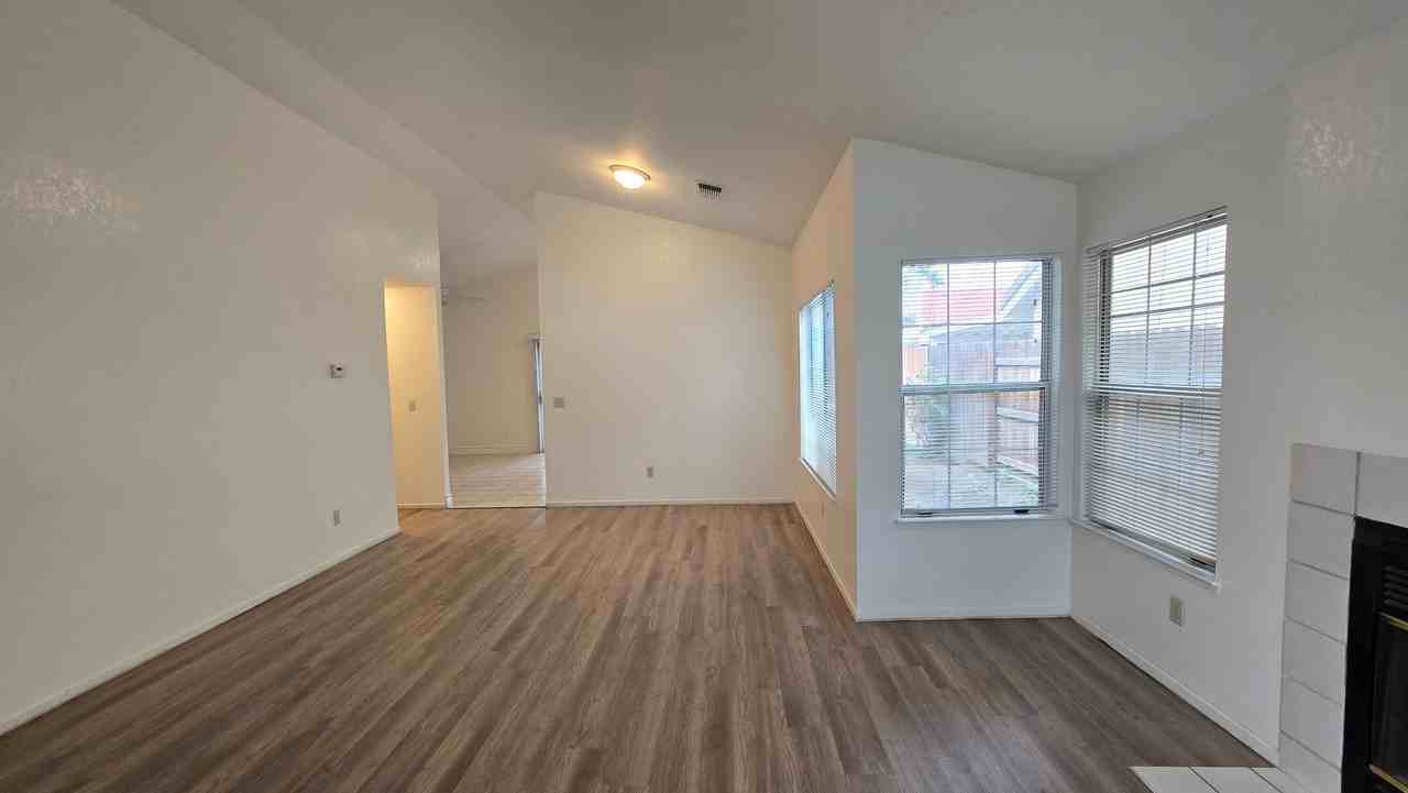 7912 Rushing River Ct - Photo 2 of 18