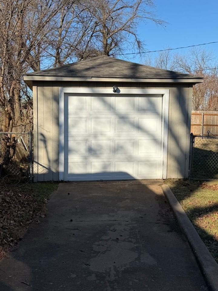 304 W Chicago St - Photo 3 of 15