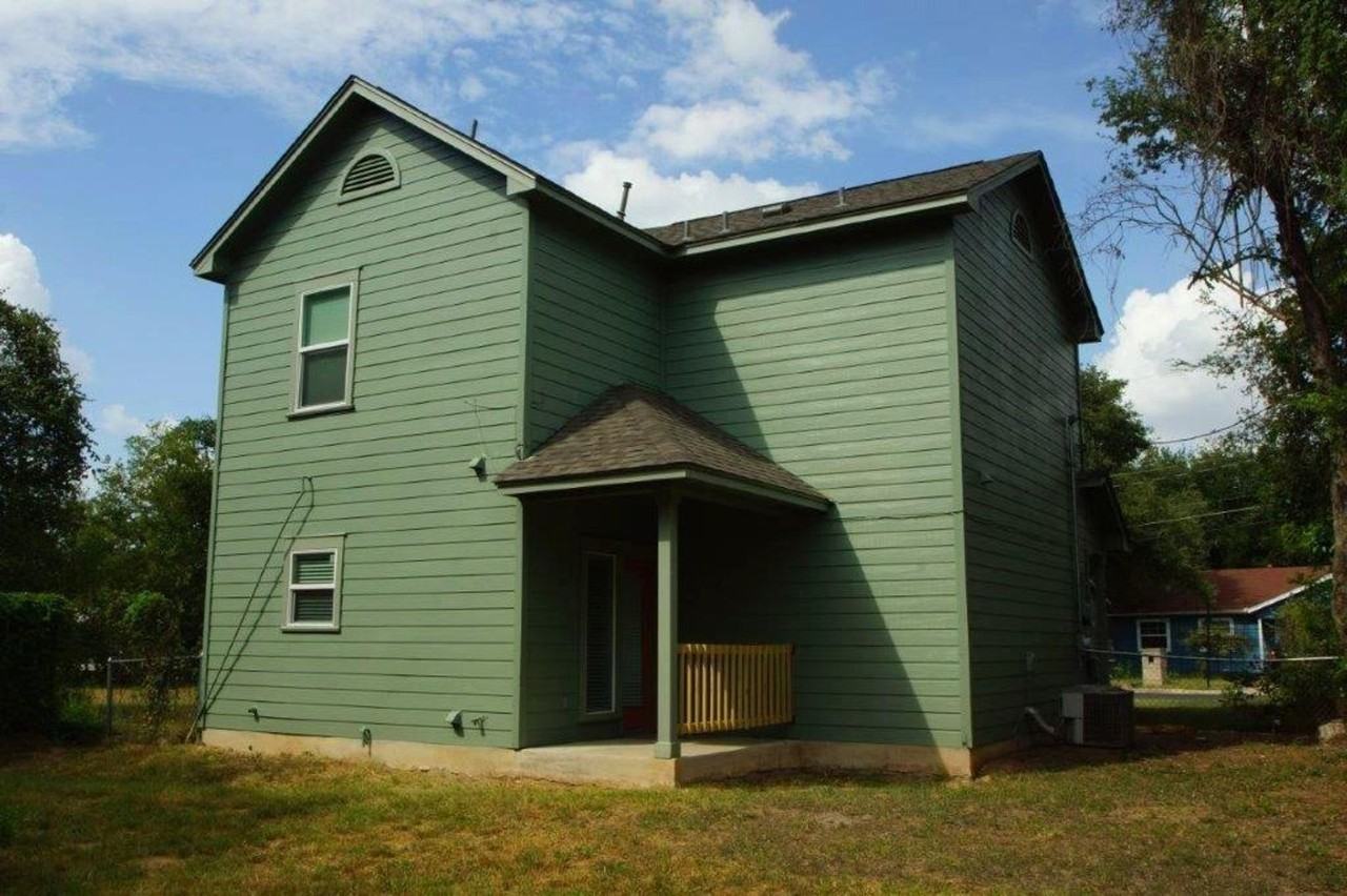 6301 Crumley Ln - Photo 5 of 47