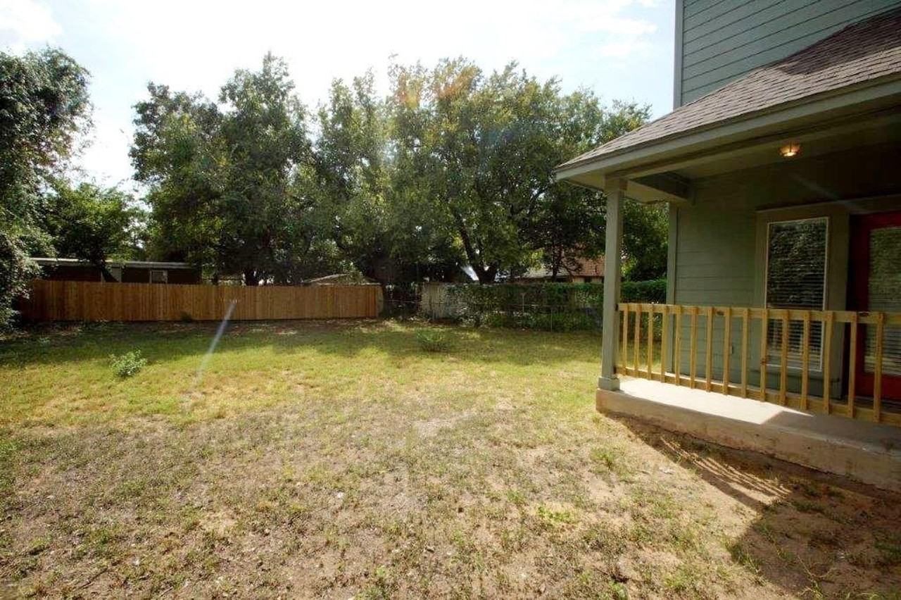 6301 Crumley Ln - Photo 7 of 47