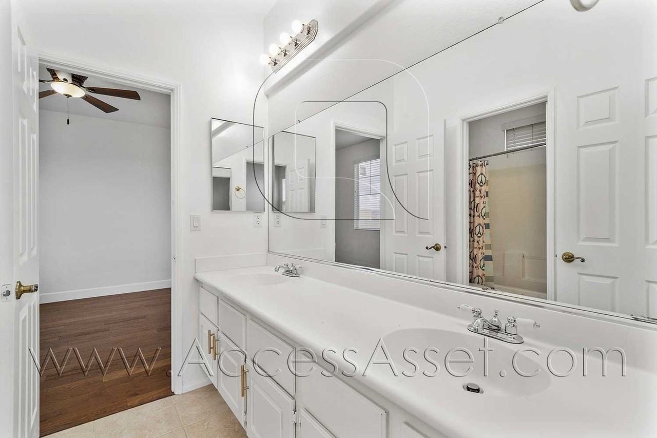 1819 Overland Ct - Photo 7 of 41