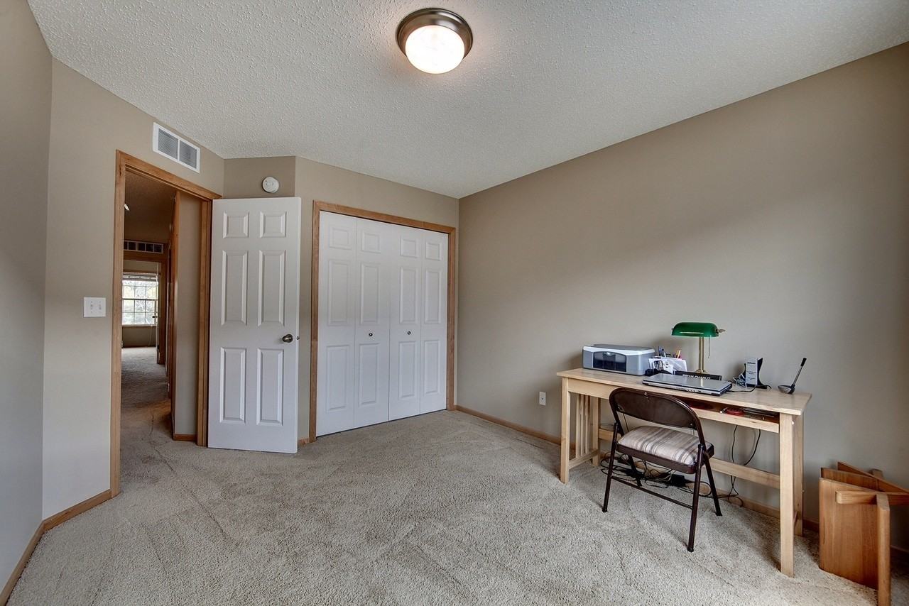 1567 Legacy Pkwy E - Photo 4 of 17