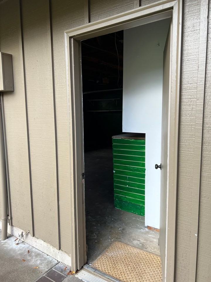 4672 Royal Ave - Photo 5 of 44