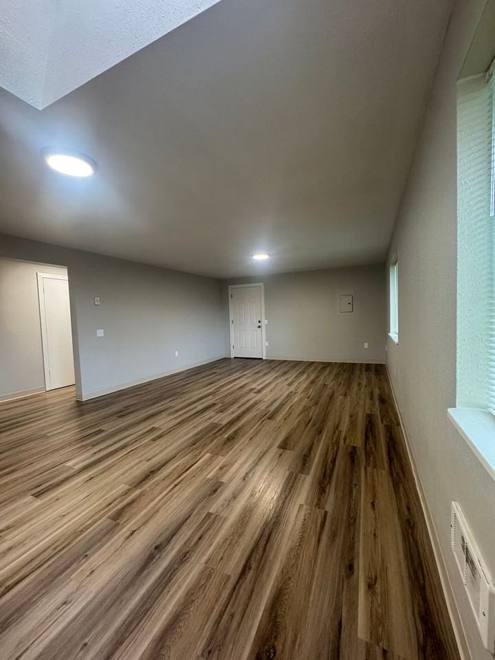 414 W Olympic St - Photo 7 of 25