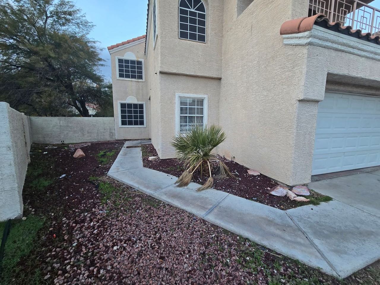 2757 Trotwood Ln - Photo 3 of 26