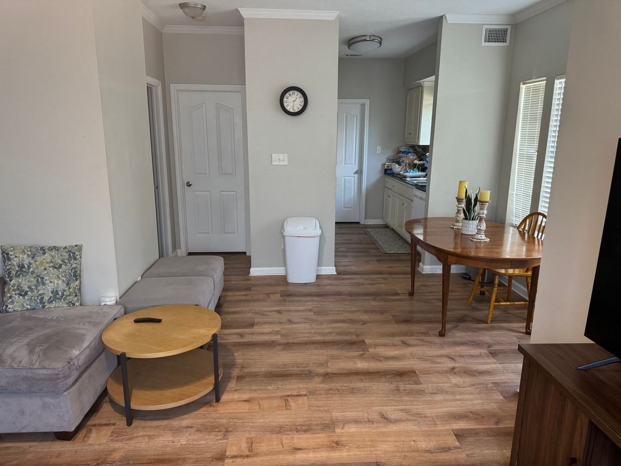 1503 Hollowhill Dr - Photo 2 of 14