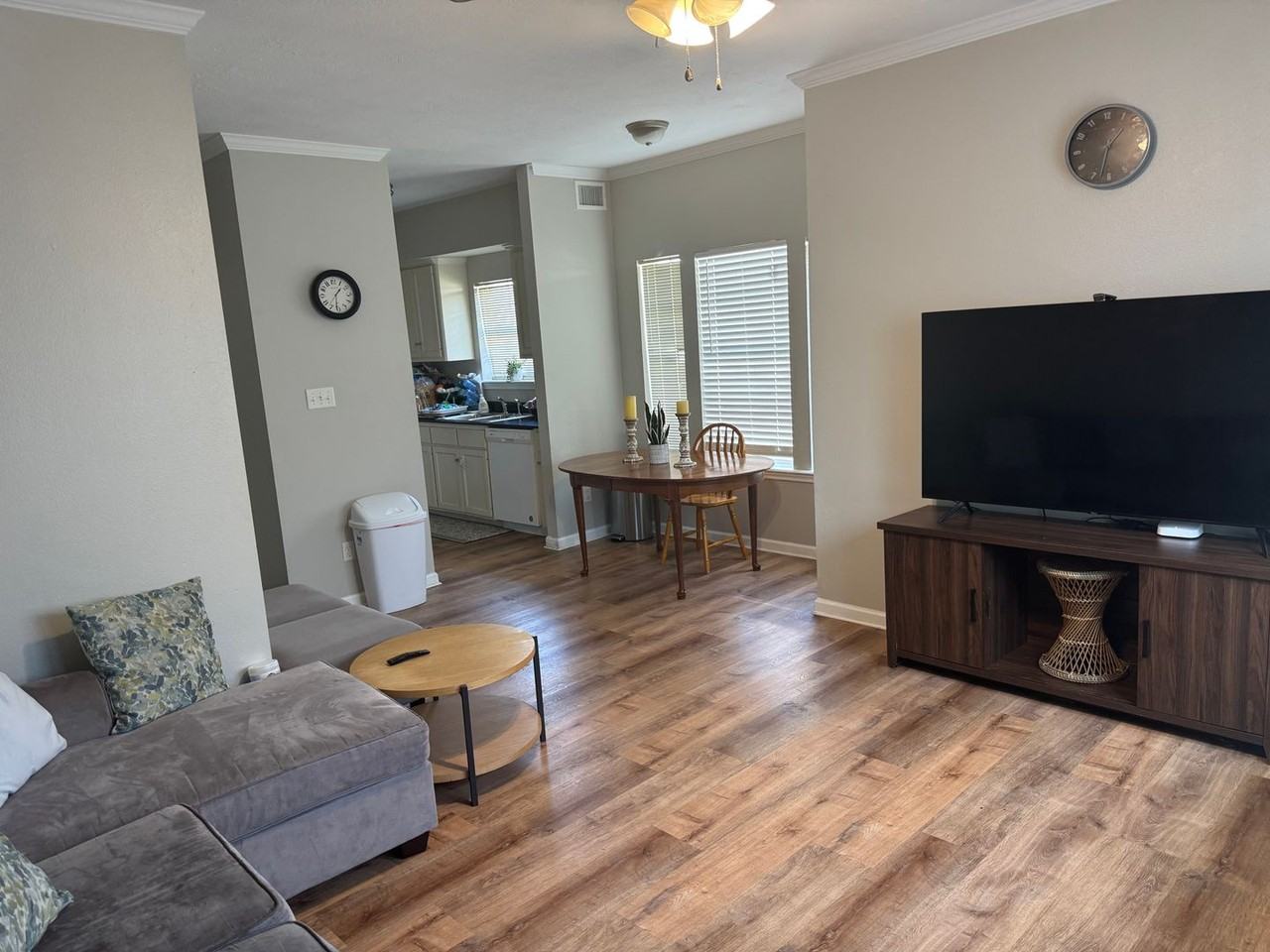 1503 Hollowhill Dr - Photo 3 of 14