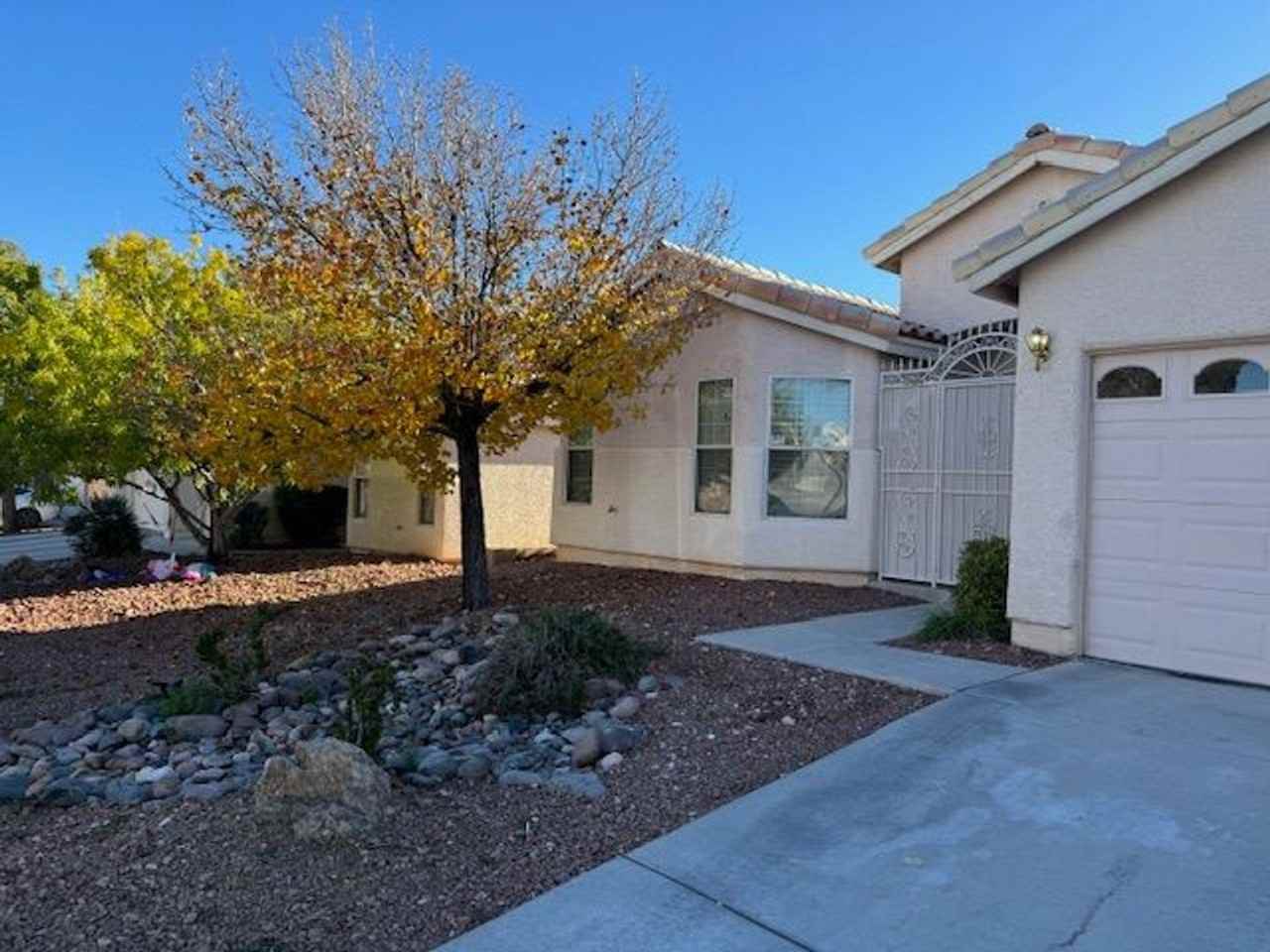 8929 Frasure Falls Ave - Photo 2 of 8