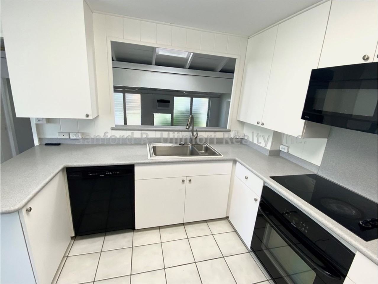 1017 Nanialii St - Photo 5 of 19