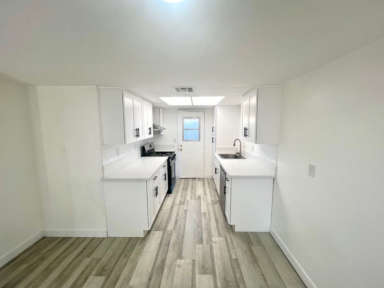 44155 10th Street W - Photo 5 of 33