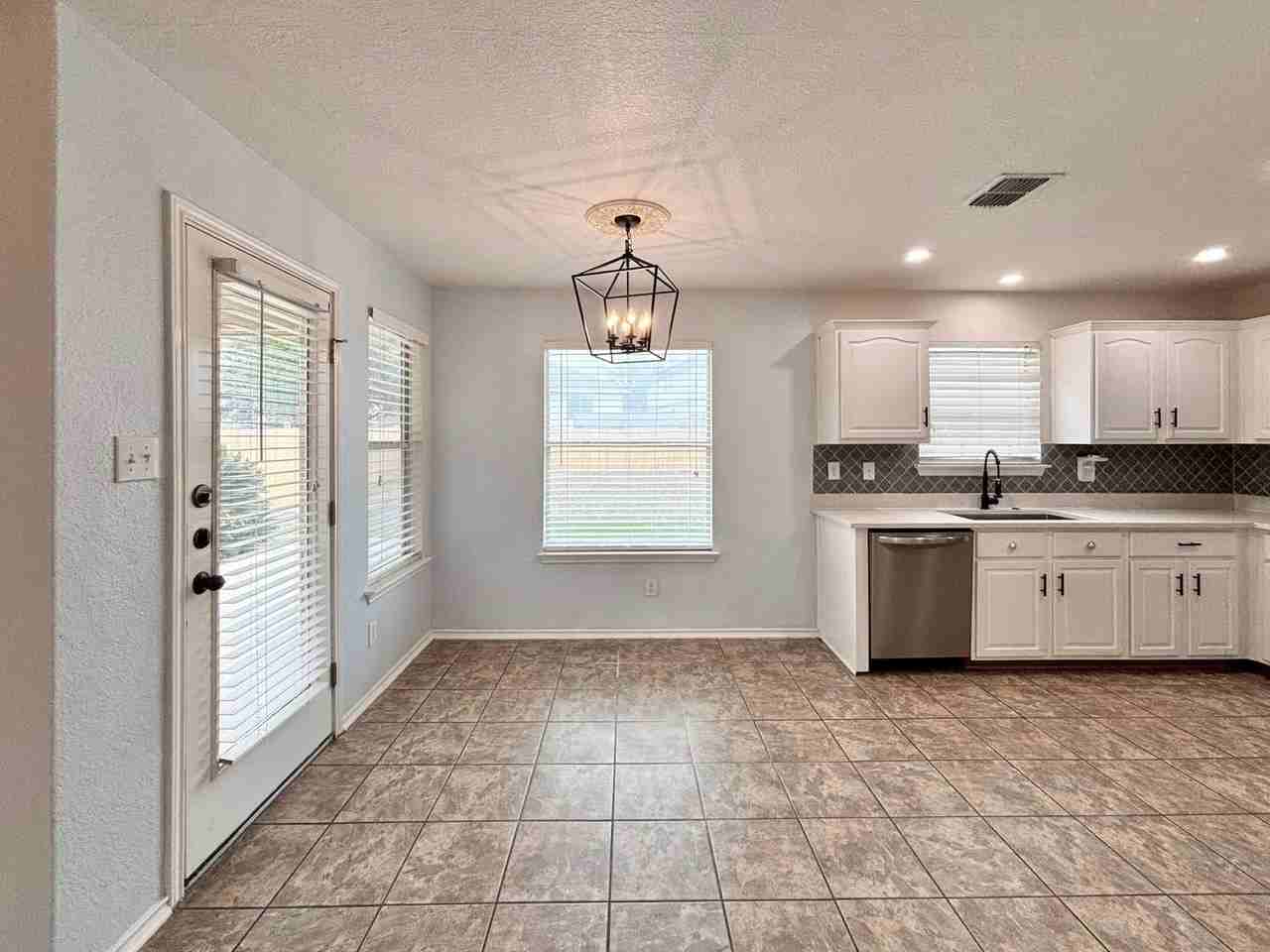 10026 Shetland Wind - Photo 5 of 25