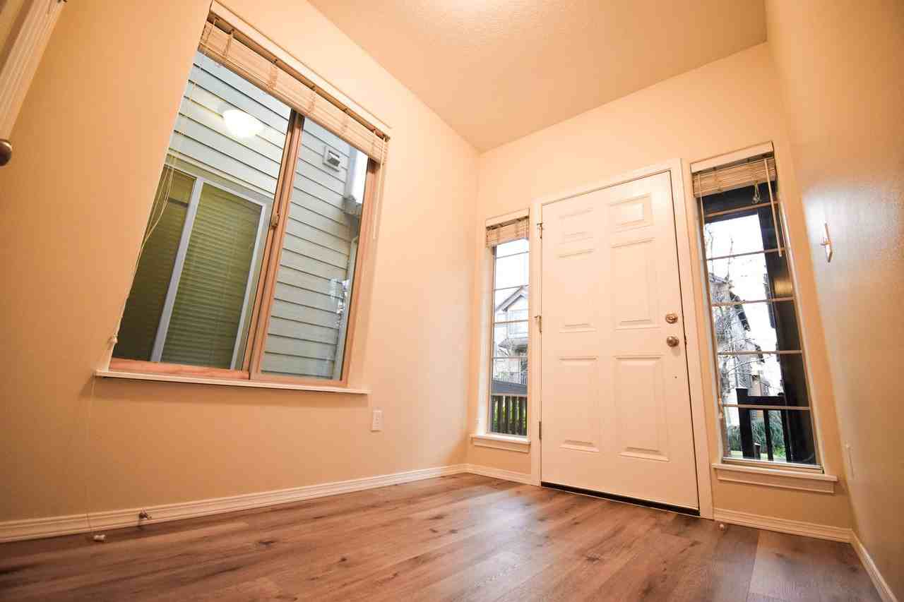 17461 Sw Rose Petal Ln - Photo 2 of 33