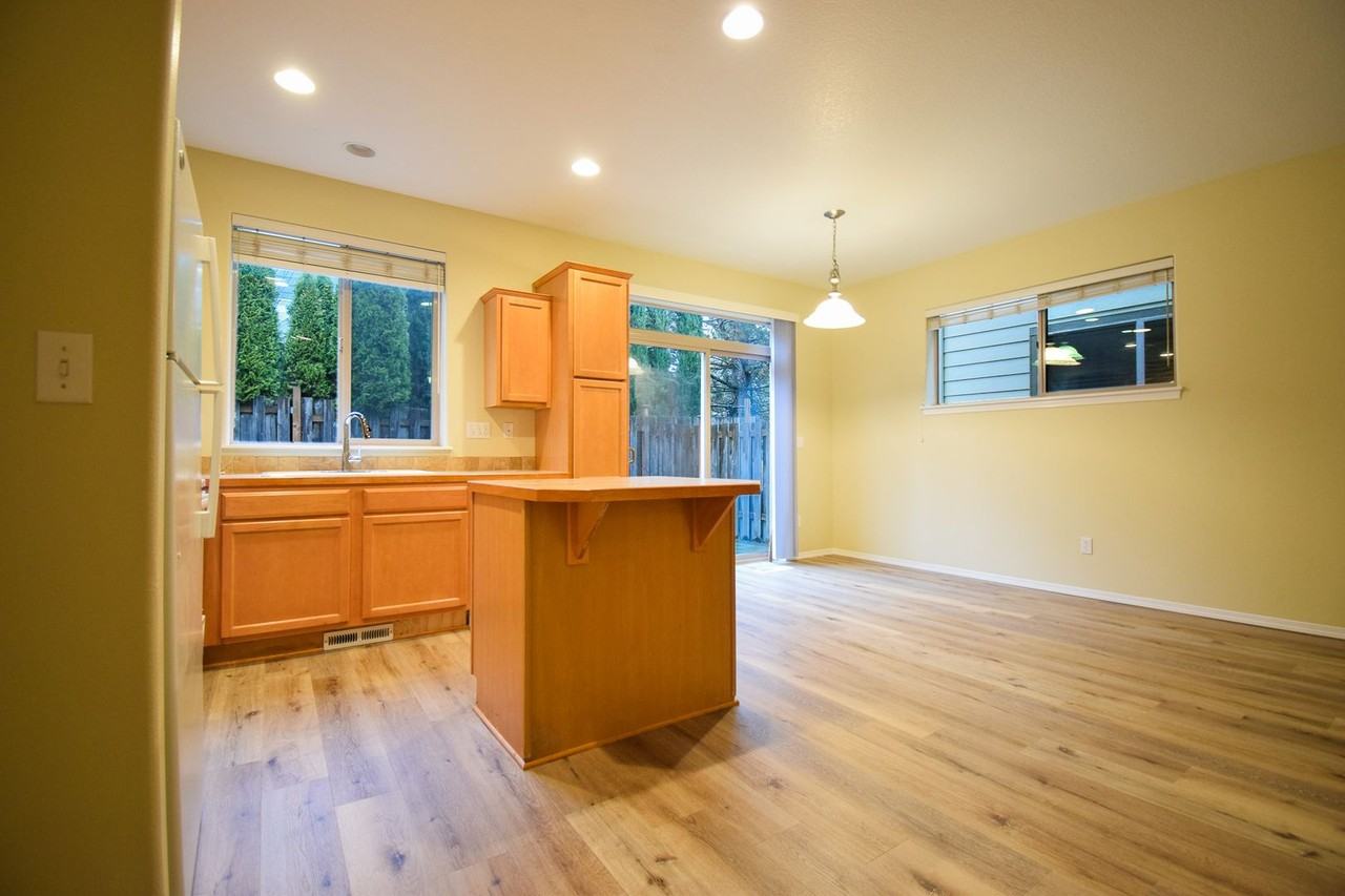 17461 Sw Rose Petal Ln - Photo 5 of 33