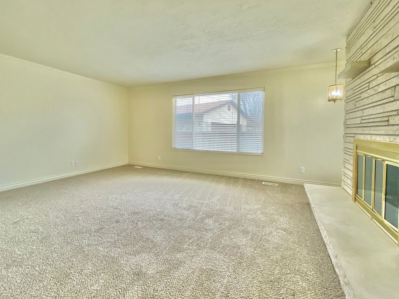 8282 S Harrison Cir - Photo 4 of 26