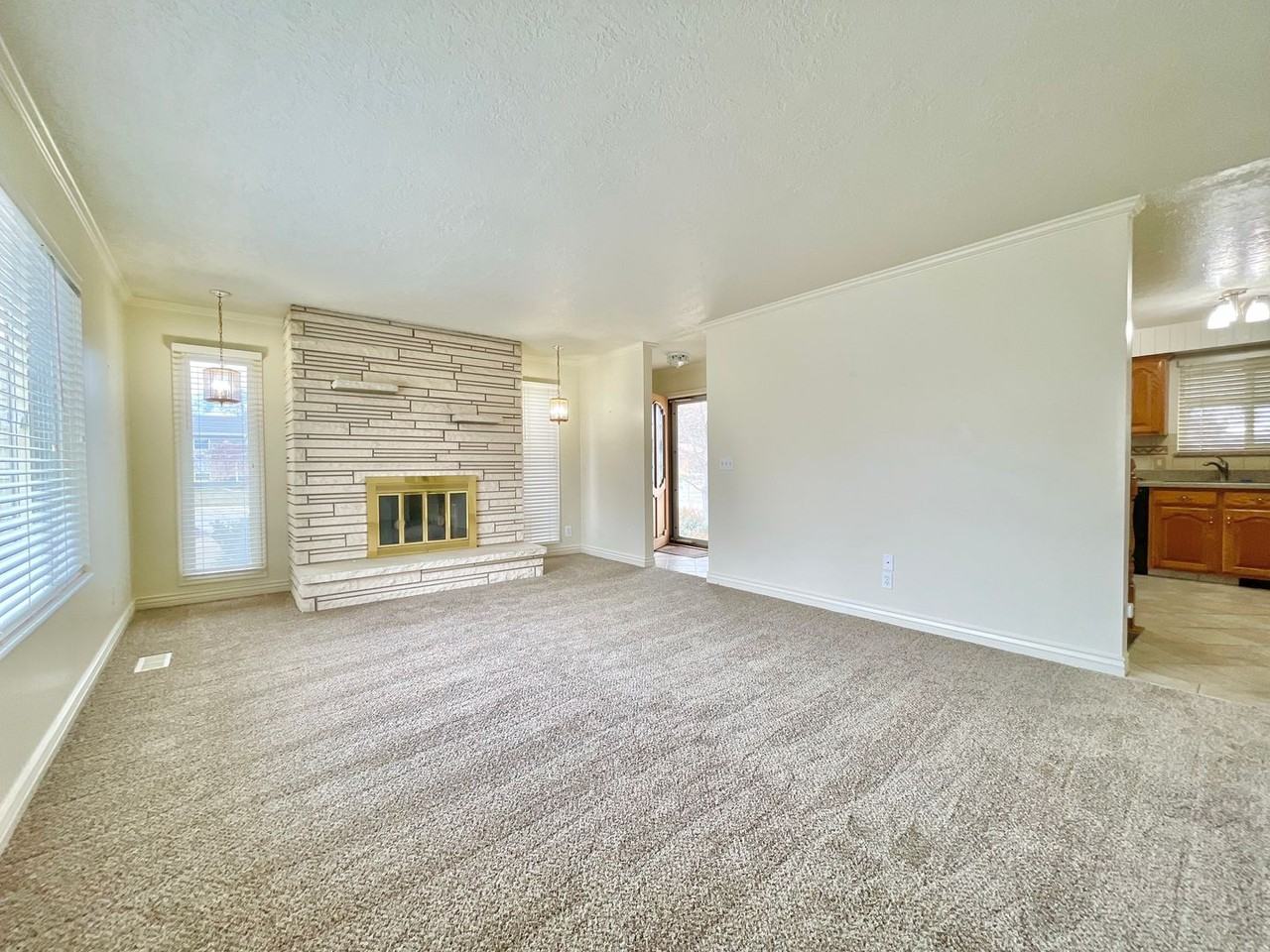 8282 S Harrison Cir - Photo 5 of 26