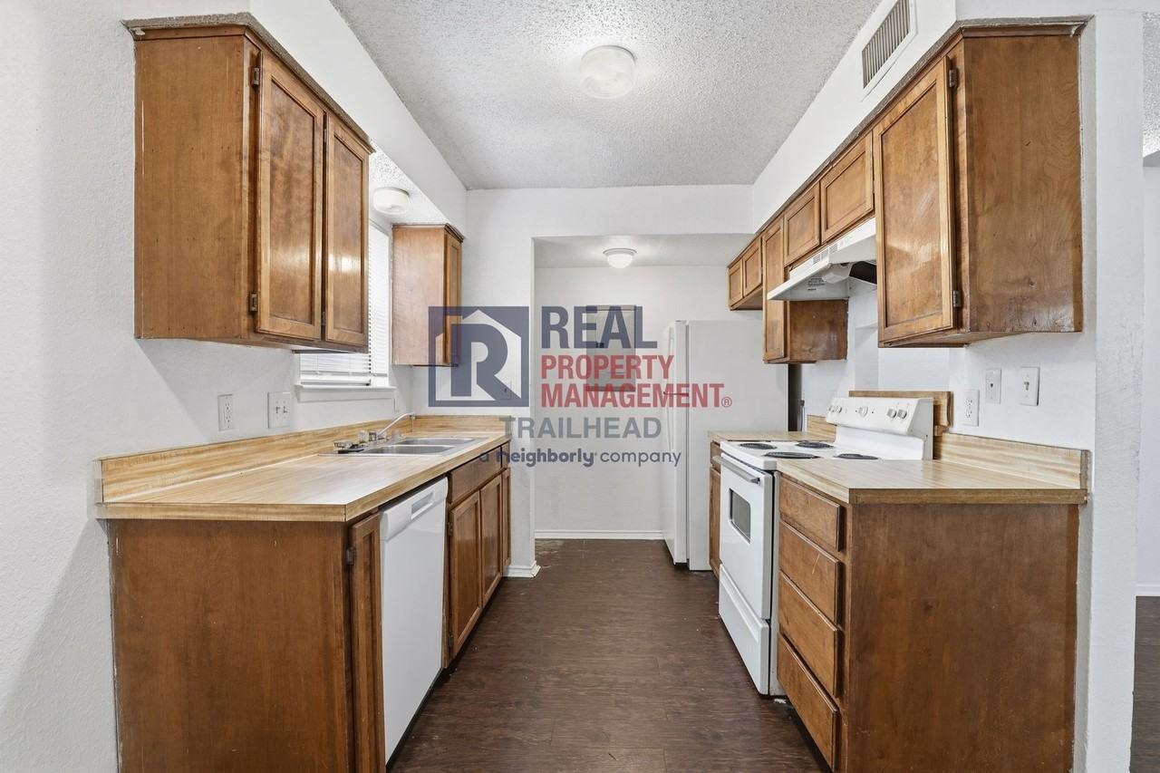 3736 Ramona Dr #200 - Photo 5 of 17