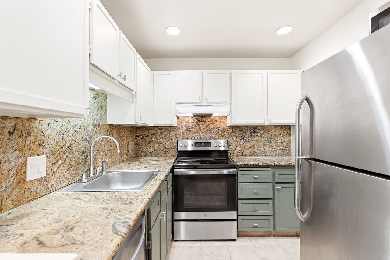 125 Oswego Smt - Photo 2 of 19