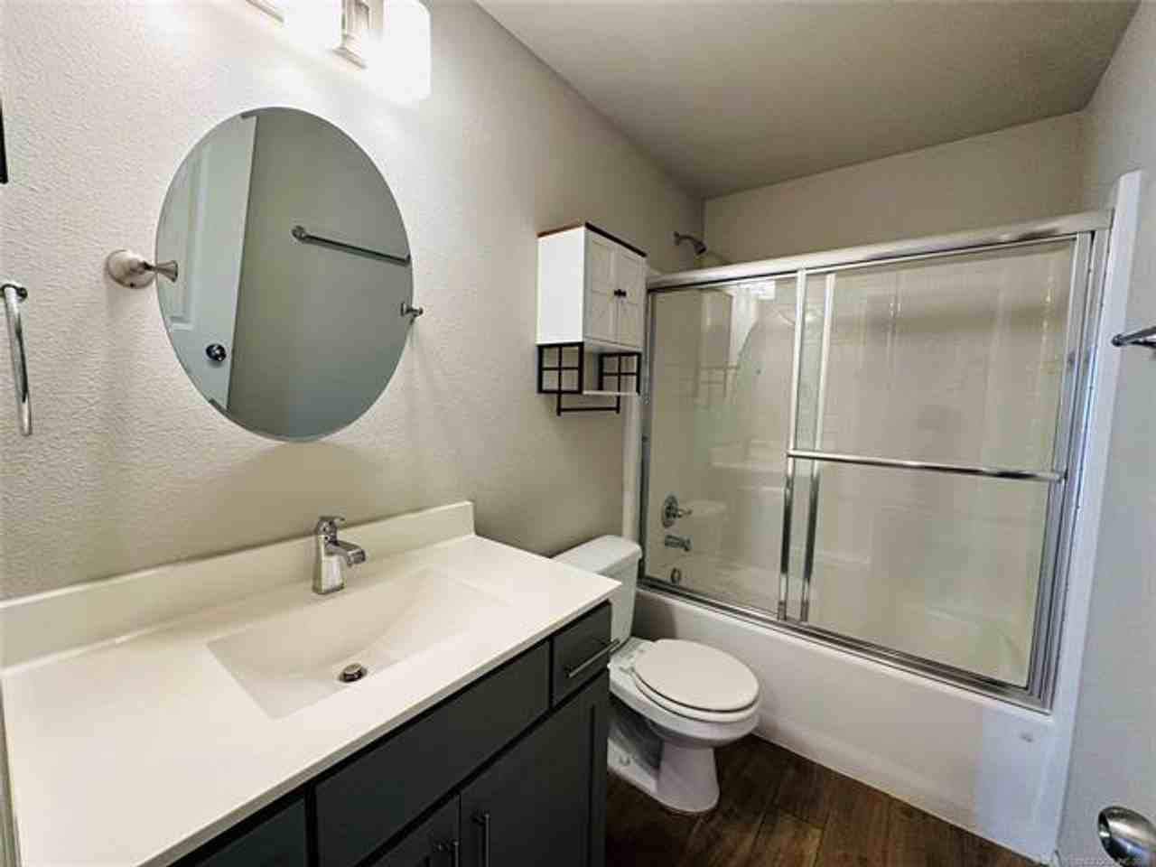 7305 S Indianwood Ave - Photo 2 of 11