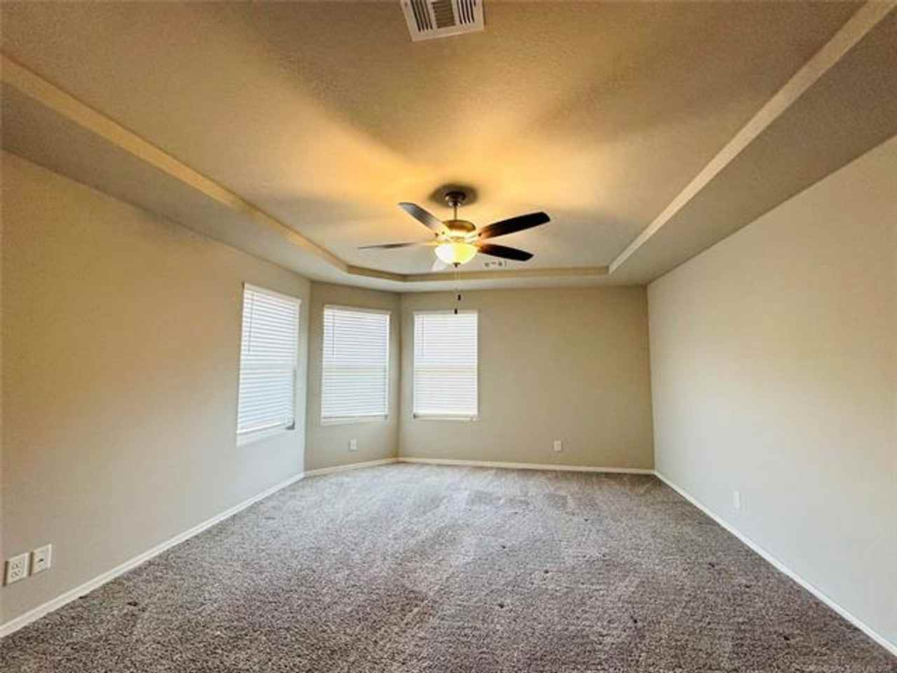 7305 S Indianwood Ave - Photo 3 of 11