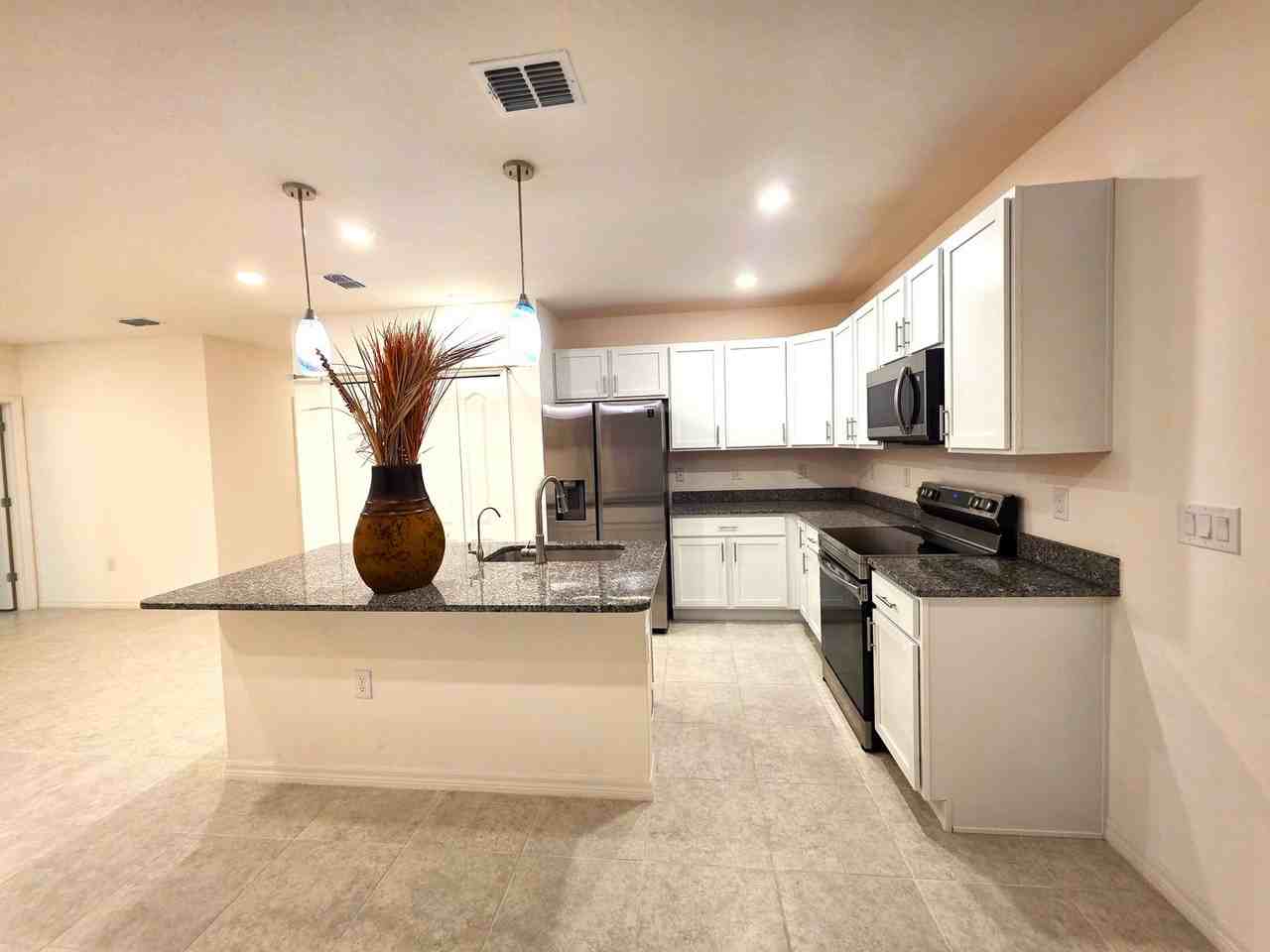 7980 98th Ave - Photo 5 of 50