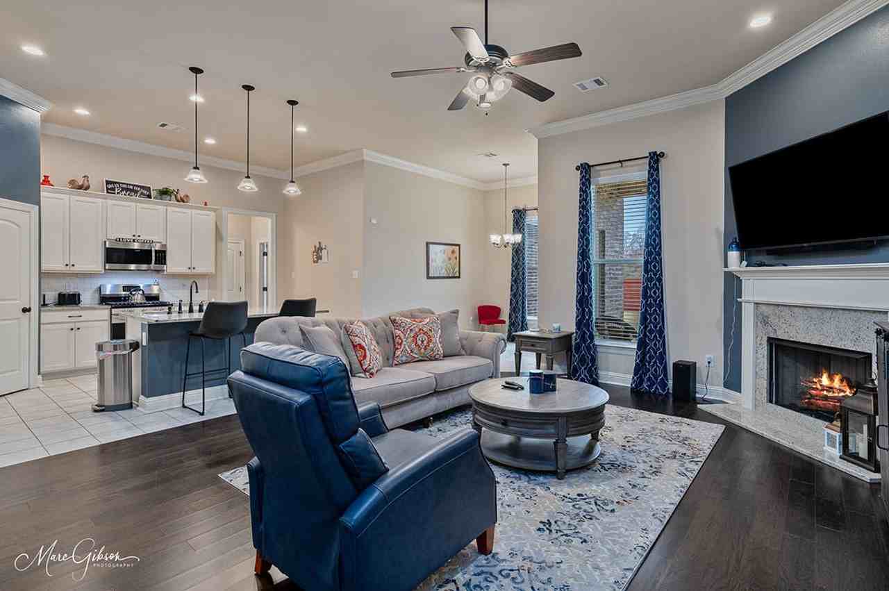 9608 Lockheed Dr - Photo 3 of 29