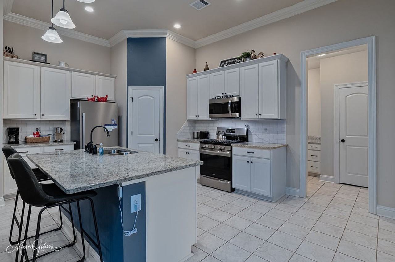 9608 Lockheed Dr - Photo 7 of 29