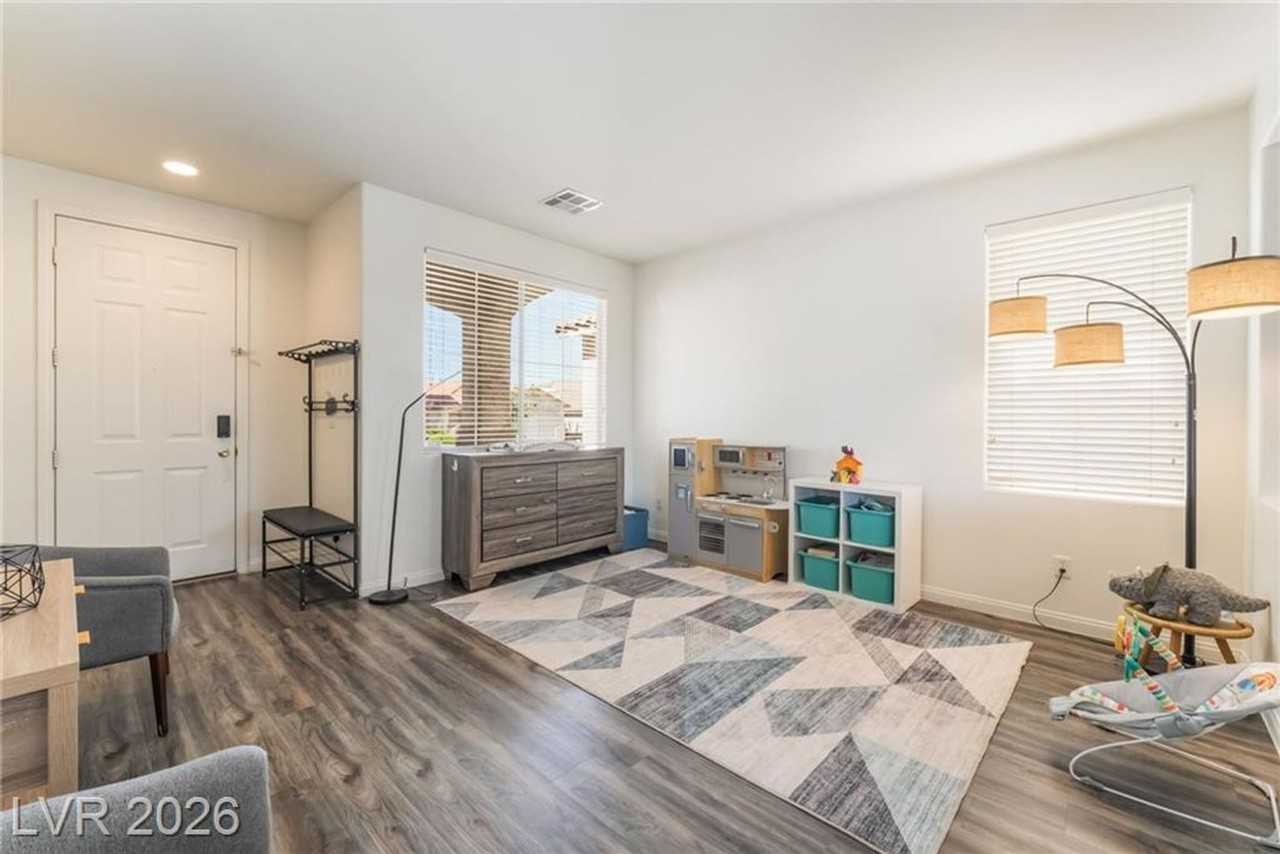 8179 Palace Monaco Ave - Photo 3 of 40