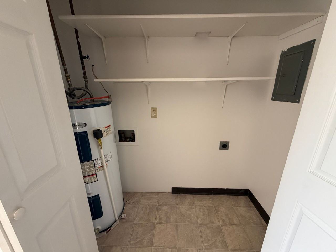 1651 Kelby Dr - Photo 4 of 12