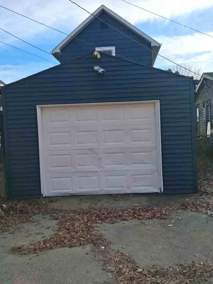 1008 Kenilworth Ave #1 - Photo 3 of 22