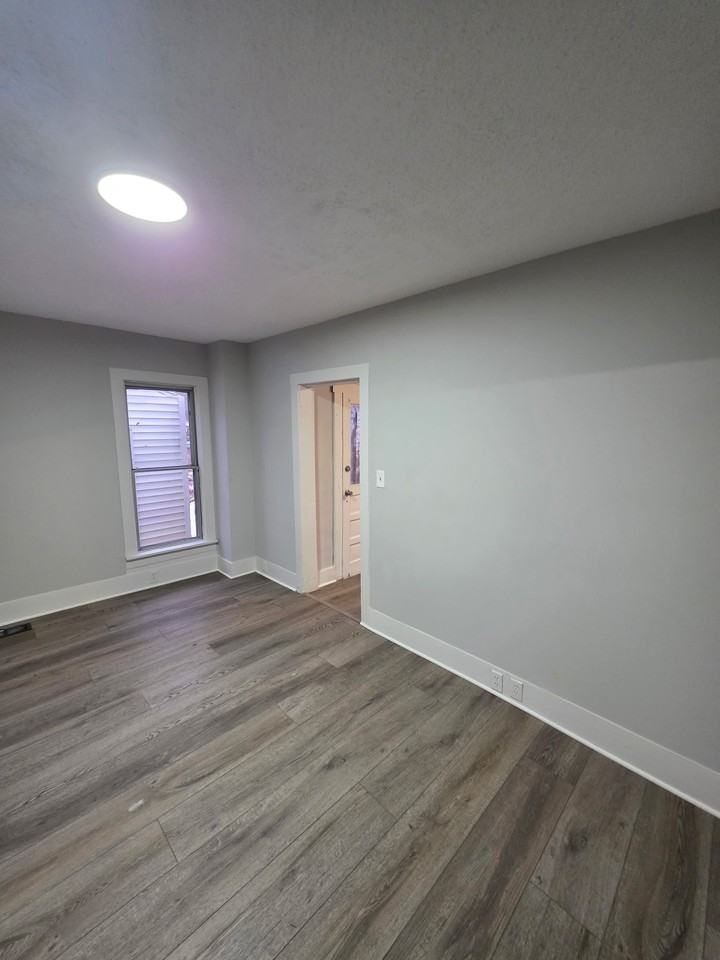 1008 Kenilworth Ave #1 - Photo 7 of 22