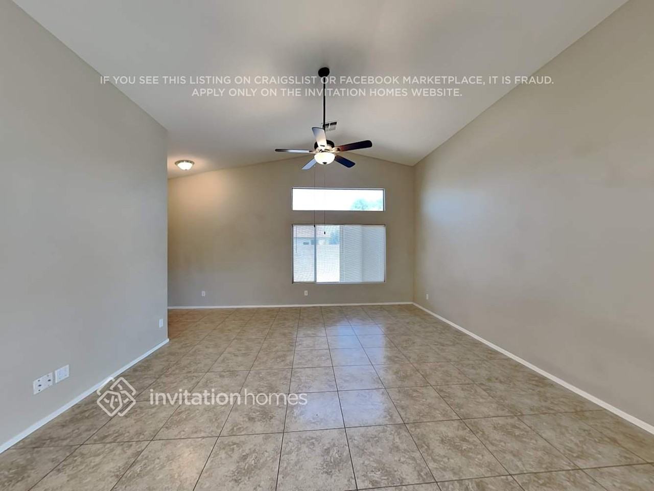 686 E Payton St - Photo 3 of 18