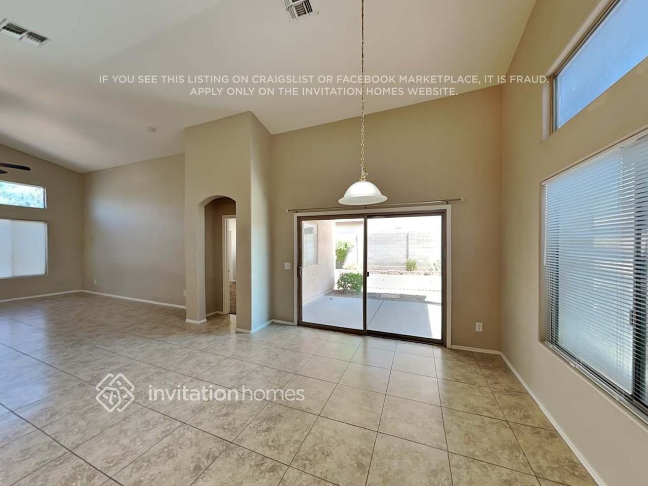 686 E Payton St - Photo 6 of 18