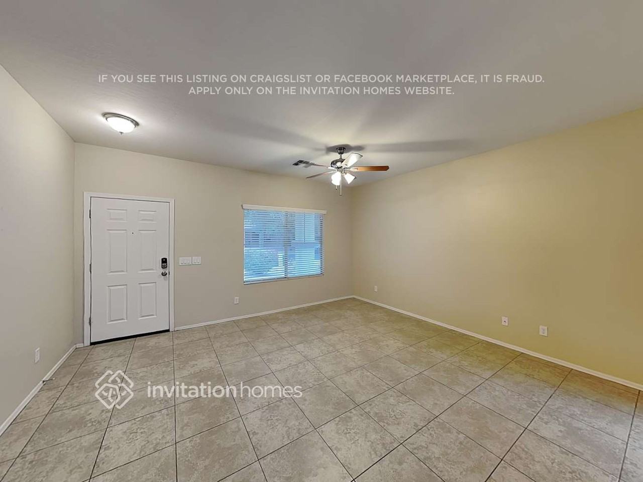 17755 W Maui Ln - Photo 3 of 18