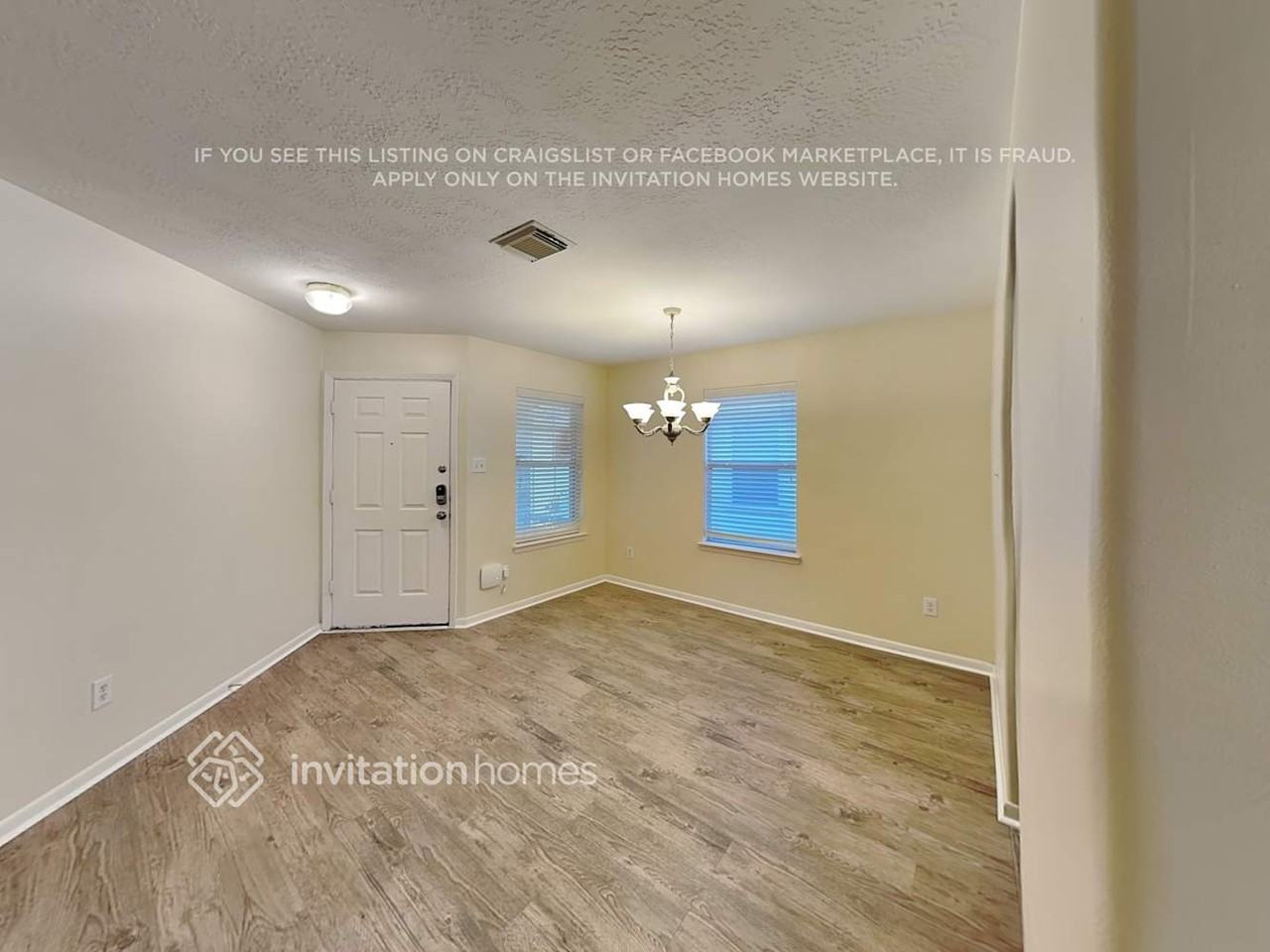 19470 Tahoka Springs Dr - Photo 3 of 10