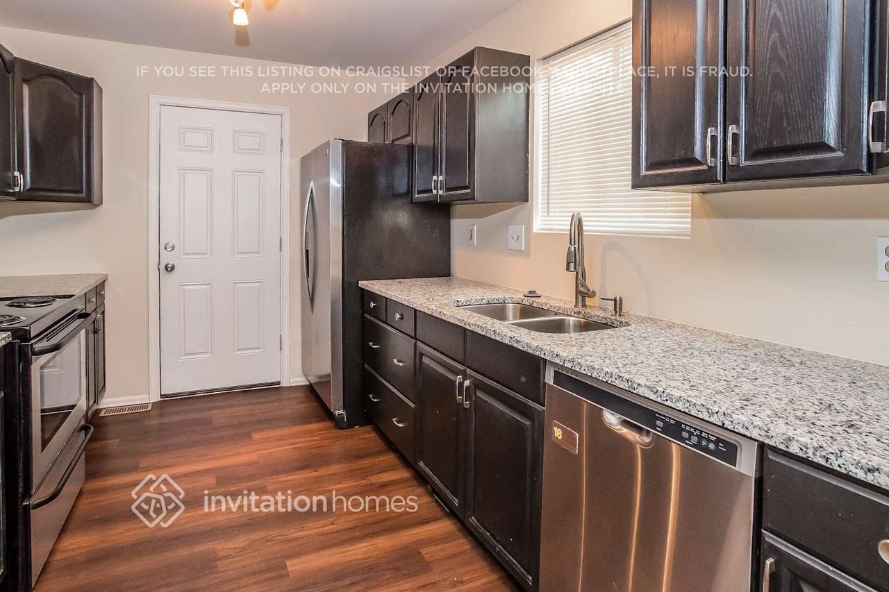 612 Rye Ridge Rd - Photo 4 of 17