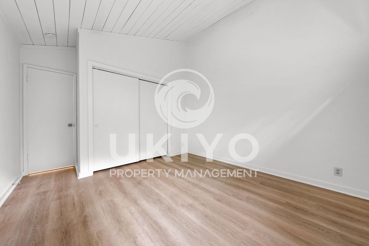 8655 Skyline Blvd #1 - Photo 6 of 41