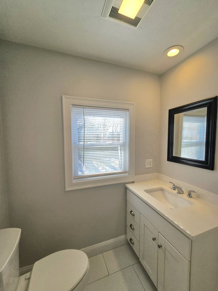 35 Phillips Ave #1 - Photo 5 of 25