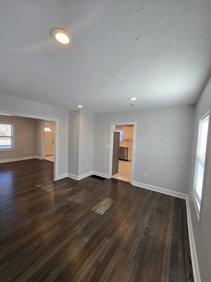 35 Phillips Ave #1 - Photo 6 of 25